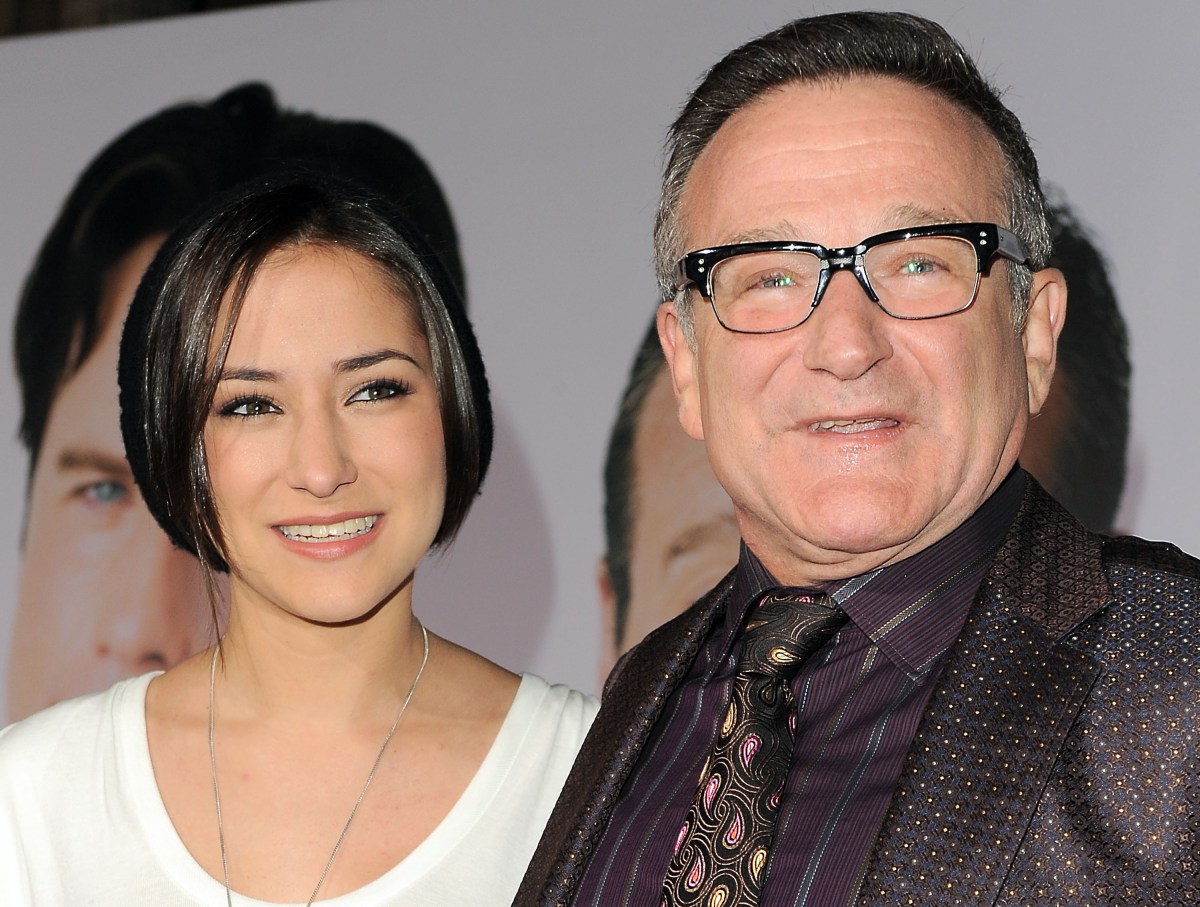 Hija de Robin Williams pide a los fans que dejen de mandarle videos de su padre creados con IA