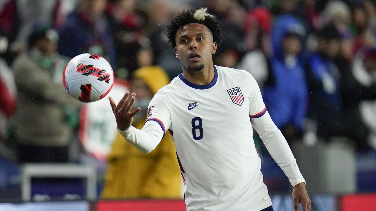 Juventus expulsa de por vida a tres hinchas del Parma por insultos racistas a Weston McKennie