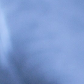 Establecer un límite de uso diario para el teléfono, contando aplicaciones recreativas, redes sociales y juegos, es una estrategia saludable.