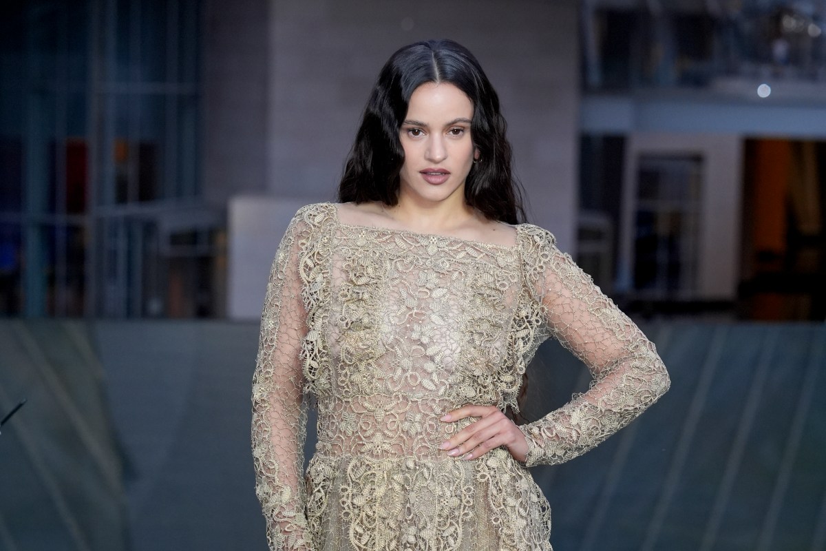 Rosalía podría enfrentar costosa multa por promocionar sin permiso su álbum en Madrid