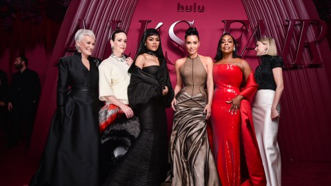 La serie es protagonizada por Glenn Close, Sarah Paulson, Teyana Taylor, Kim Kardashian, Niecy Nash y Naomi Watts.