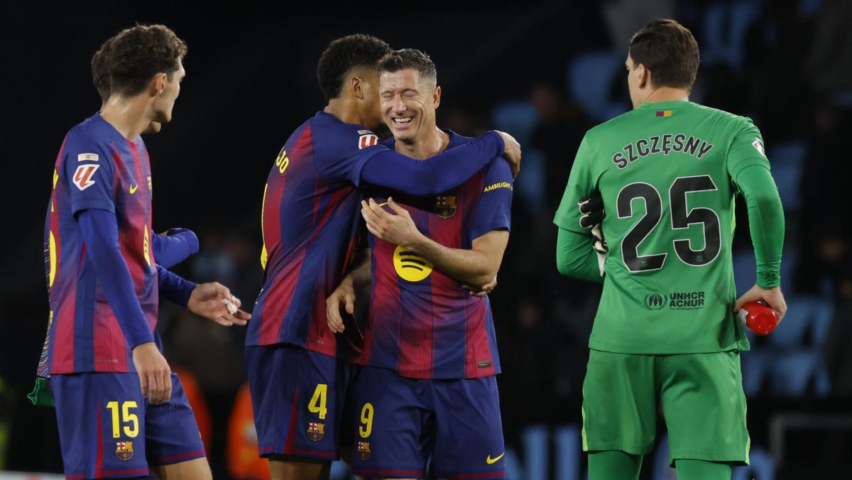 Barcelona venció 4-2 al Celta con triplete de Lewandowski y recorta distancias con el Madrid