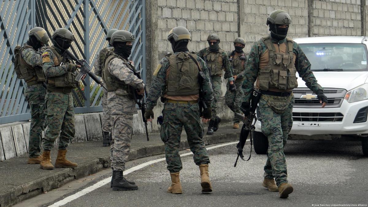 Descubren a 27 prisioneros ahorcados en una cárcel de Ecuador