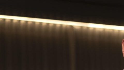 El consejero delegado del Atlético de Madrid Miguel Ángel Gil (i), y el presidente del equipo, Enrique Cerezo (c), posan junto a Robert Givone (d), socio de Apollo y co-gestor de ASC Apollo Sports Capital.