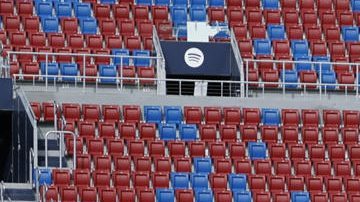 Los jugadores del FC Barcelona durante el entrenamiento que el equipo azulgrana realizó en el Spotify Camp Nou ante 23,000 personas.