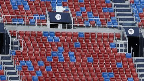 Los jugadores del FC Barcelona durante el entrenamiento que el equipo azulgrana realizó en el Spotify Camp Nou ante 23,000 personas.