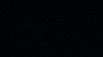 Tras explotrar el avión, el fuego se extendió a otros negocios cercanos.