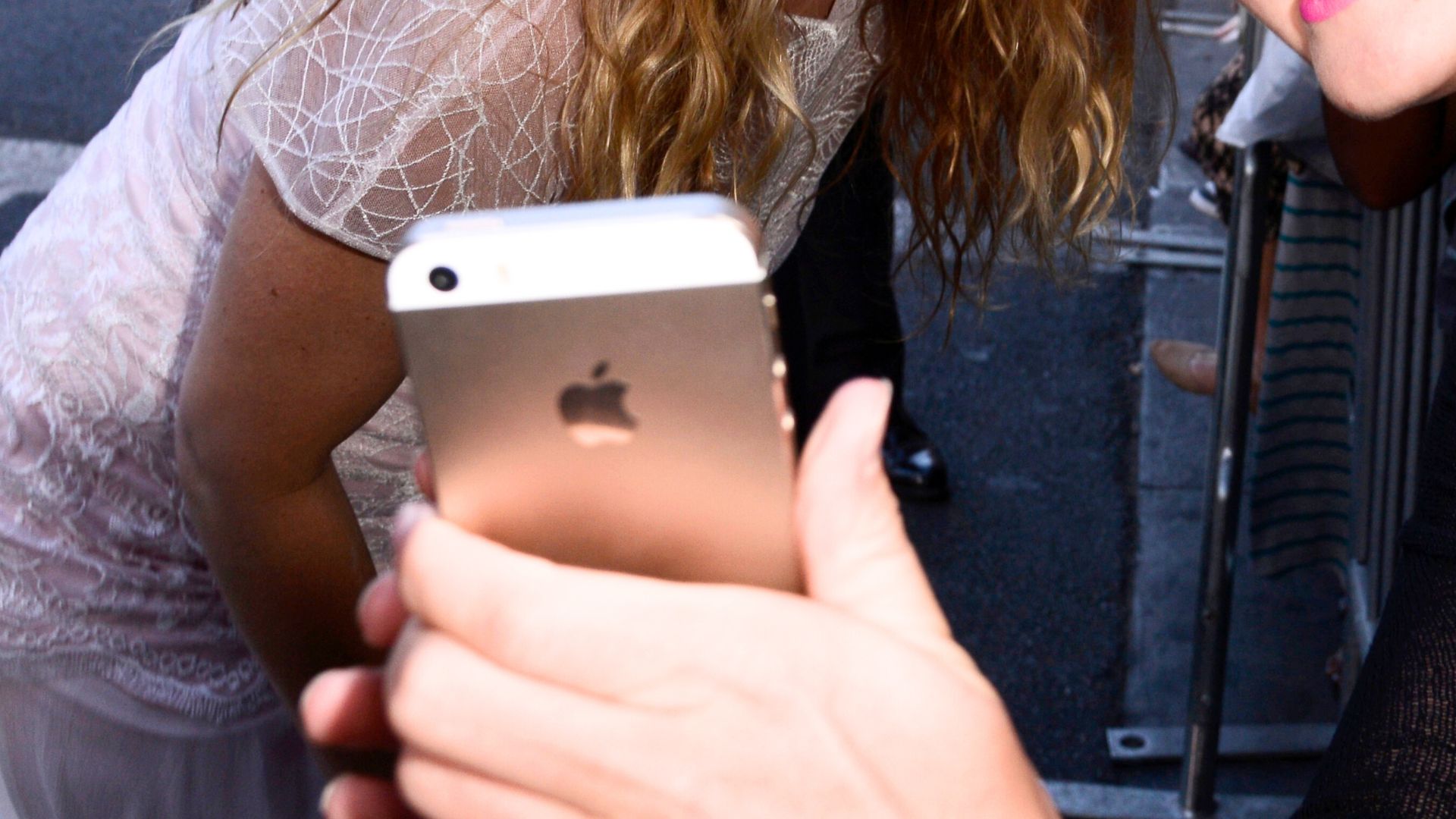 China censuró las aplicaciones más populares de citas románticas para homosexuales