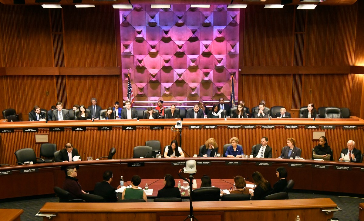 Comisión de DD.HH. de NYC ordena a Fresh & Co. pagar $105,000 por acoso laboral grave