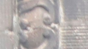 Nueve personas, entre ellos tres bomberos y cuatro policías, sufrieron lesiones leves por inhalación de humo.