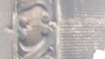 Nueve personas, entre ellos tres bomberos y cuatro policías, sufrieron lesiones leves por inhalación de humo.