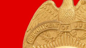 Esta imagen, proporcionada por el Departamento de Justicia de EE. UU., muestra un cartel de recompensa para Nicolás Maduro, publicado el jueves 26 de marzo de 2020.