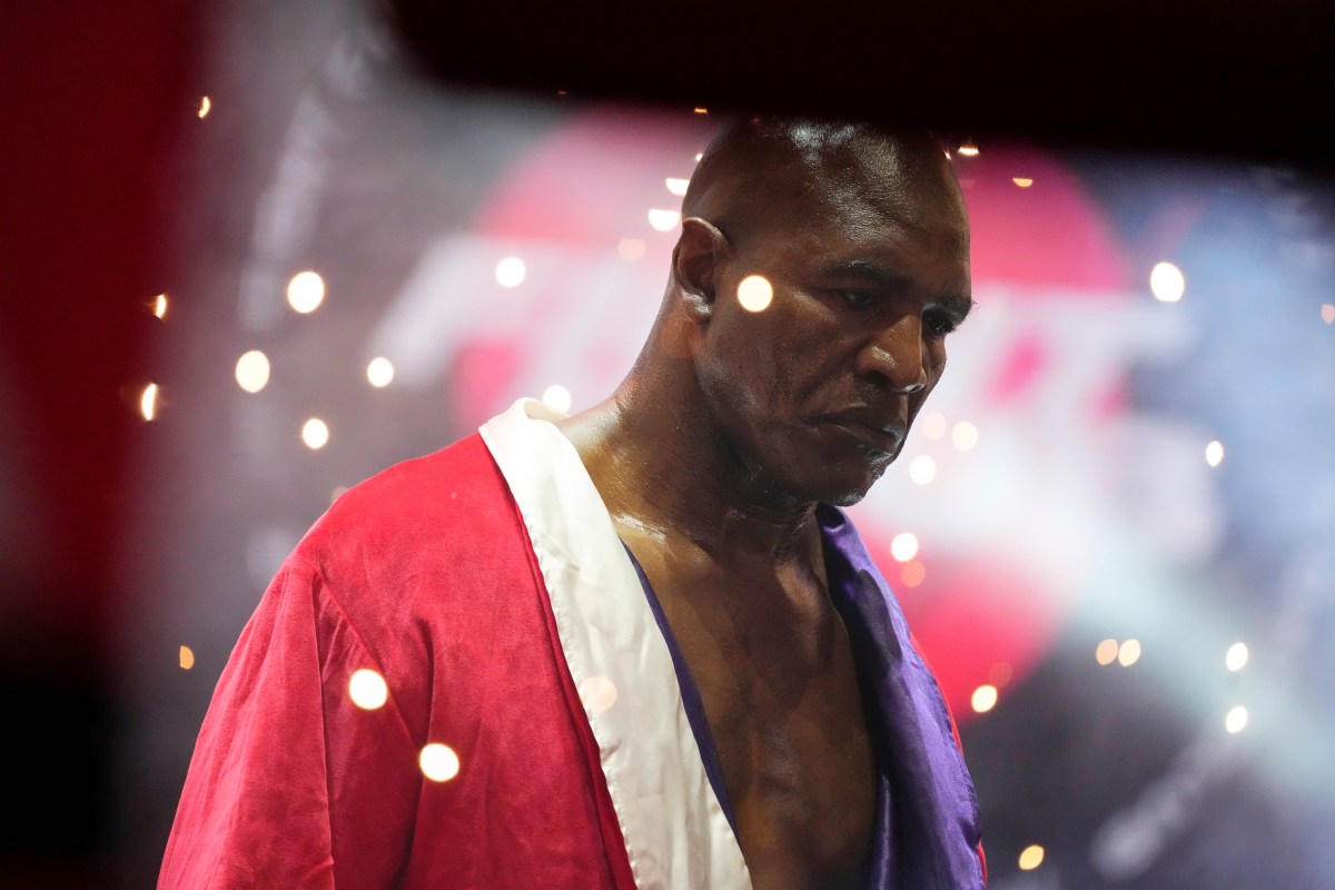 Evander Holyfierd: "Quieren entregar el boxeo a magnates corporativos"