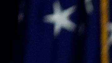 Tatiana Schlossberg, hija de Caroline Kennedy, se dirige al público durante la ceremonia de entrega del Premio Perfil de Coraje John F. Kennedy, el domingo 29 de octubre de 2023, en la Biblioteca y Museo Presidencial John F. Kennedy, en Boston.