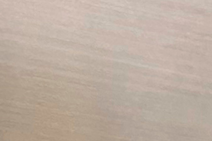 En esta fotografía se muestran barreras de seguridad en el andén del metro de Clark Street, en el distrito de Brooklyn.