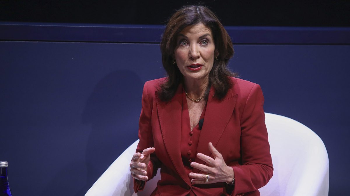 Hochul afirma que beneficios del programa SNAP de NY seguirán siempre y cuando Trump “mantenga su compromiso”