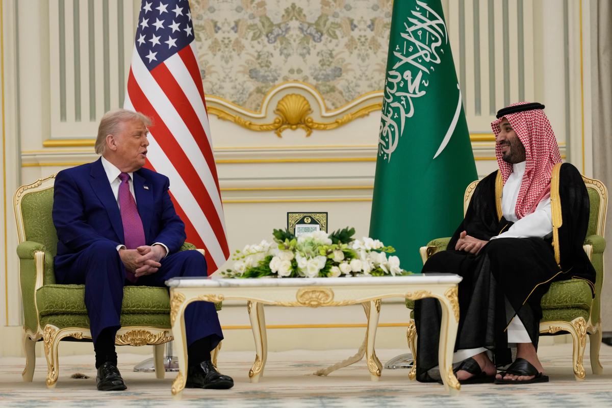 Príncipe saudí se reunirá con Trump por primera vez tras su aislamiento diplomático