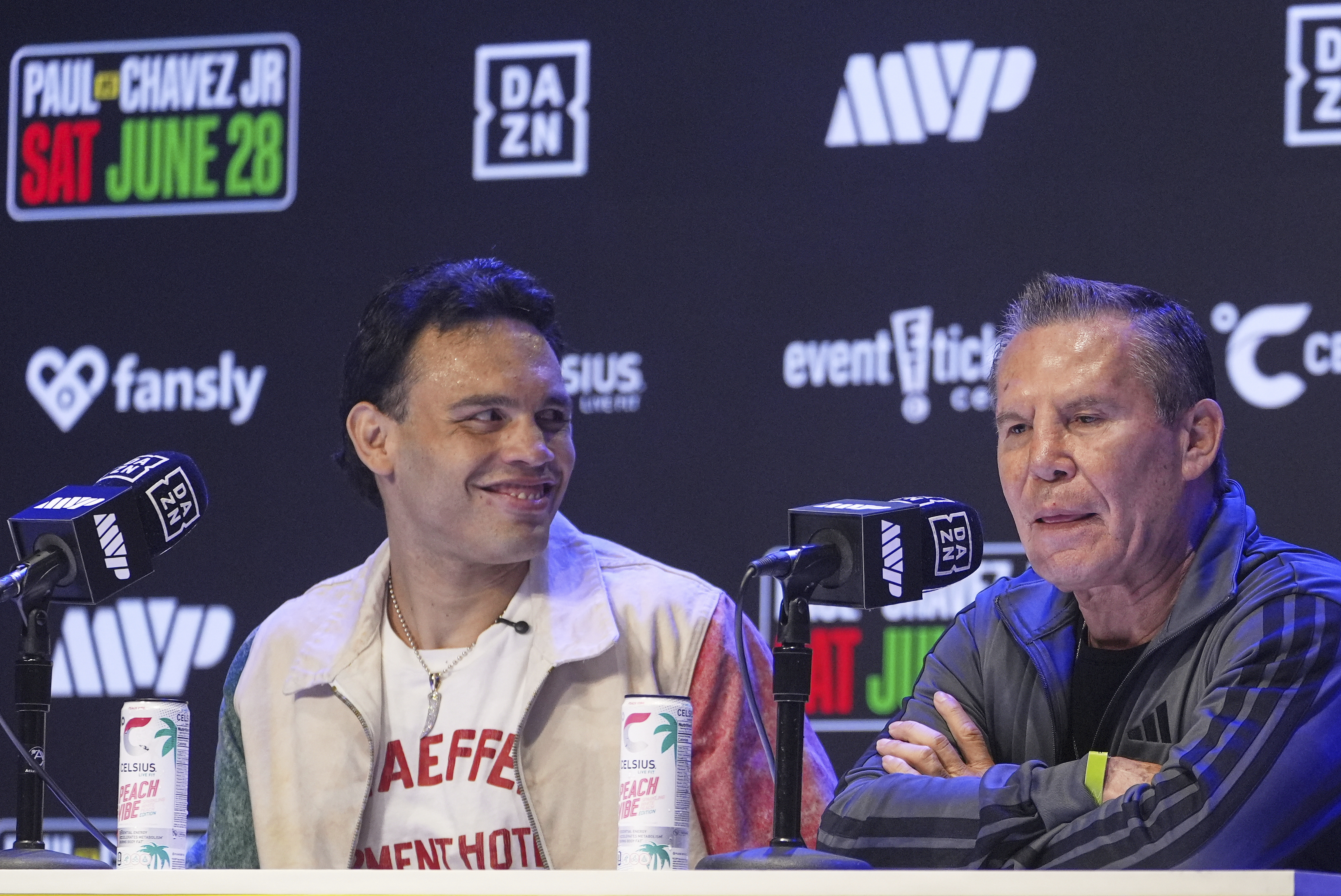 Julio César Chávez asegura que la cara del boxeo iba a ser su hijo y no el Canelo Álvarez