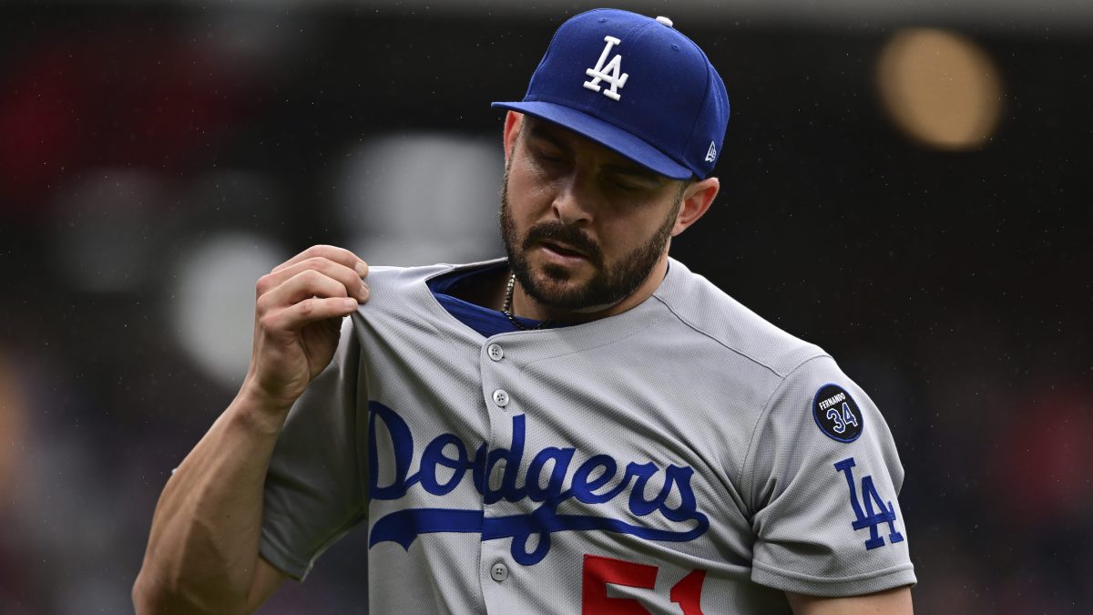Alex Vesia, lanzador de los Dodgers, anuncia el fallecimiento de su hija recién nacida