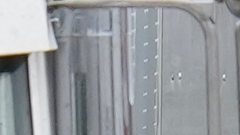 Personal militar uniformado, con el parche de la Guardia Nacional de Texas, se encuentra en el Centro de la Reserva del Ejército de EE. UU. el martes 7 de octubre de 2025, en Elwood, Illinois, un suburbio de Chicago.