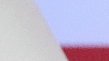 Simpatizantes sostienen un cartel antes de que el candidato presidencial republicano, el expresidente Donald Trump, llegue para hablar durante un evento de campaña, el 12 de septiembre de 2024, en Tucson, Arizona.