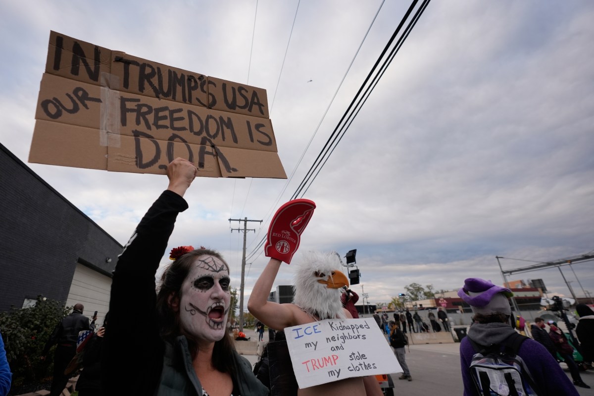 El 64% de latinos en EE.UU. desaprueba a Trump y 41% teme un arresto migratorio, según UnidosUS