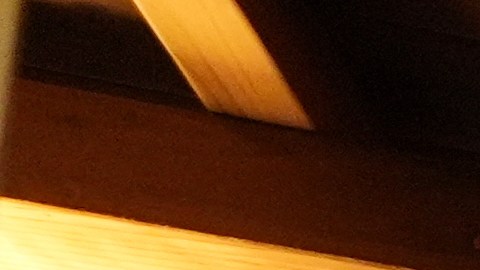 Un votante emitió su voto el martes 4 de noviembre de 2025 en Del Mar, California.