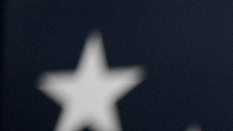 El gobernador de California, Gavin Newsom, pronuncia un discurso durante un mitin con demócratas del condado de Harris en la sede del sindicato IBEW local 716 el sábado 8 de noviembre de 2025 en Houston.