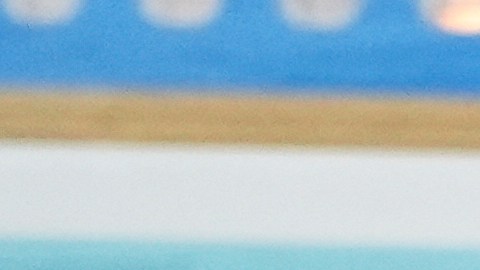 El presidente Donald Trump habla con los periodistas a su llegada en el Air Force One a la Base Conjunta Andrews, Maryland, el domingo 9 de noviembre de 2025.