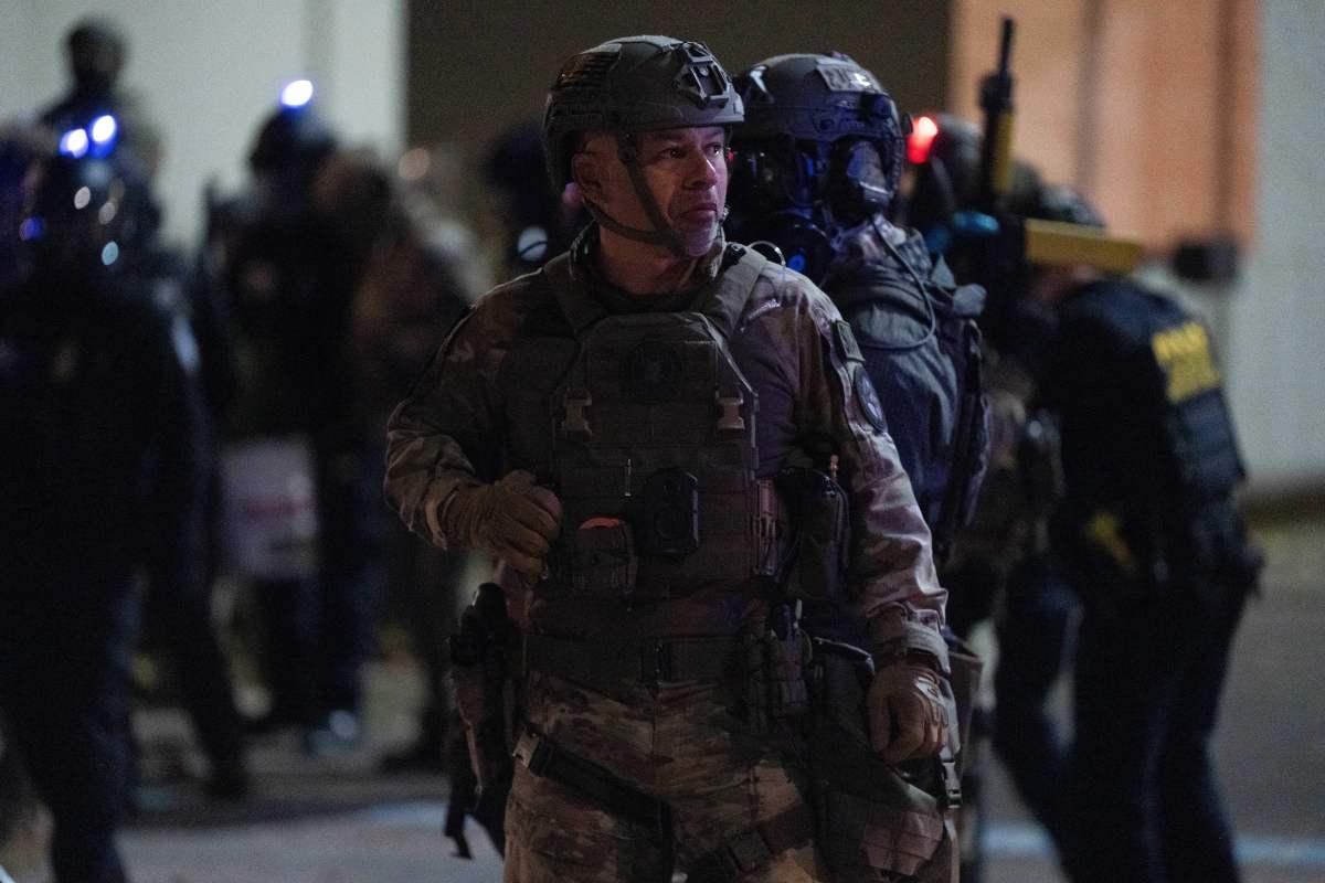 Trump solicita suspensión de la orden que le impide desplegar a la Guardia Nacional en Oregon