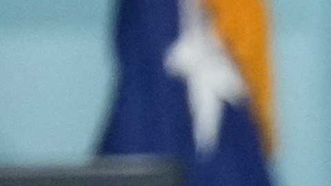 La secretaria de prensa de la Casa Blanca, Karoline Leavitt, habla con los periodistas en la sala de prensa James Brady de la Casa Blanca, el miércoles 12 de noviembre de 2025, en Washington.