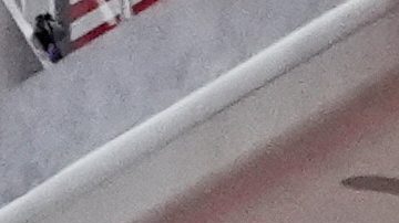 El base de Los Angeles Lakers, Luka Doncic (77), salta para capturar un rebote contra los New Orleans Pelicans en la primera mitad de un partido de la NBA Cup, el viernes 14 de noviembre de 2025, en Nueva Orleans.