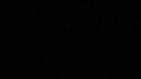 El presidente Donald Trump habla con los periodistas antes de abordar el Air Force One en el Aeropuerto Internacional de Palm Beach en West Palm Beach, Florida, de regreso a la Casa Blanca, el domingo 16 de noviembre de 2025.