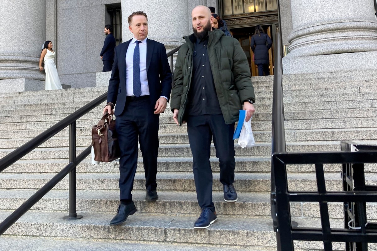 Exasesor de Eric Adams recibe libertad condicional en caso de donaciones ilegales