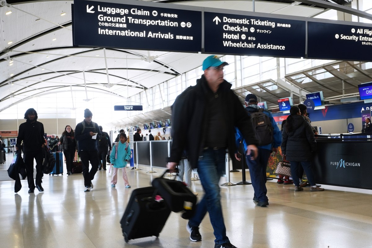 Cancelan cerca de 1,800 vuelos en todo EE.UU., la mayoría por mal tiempo