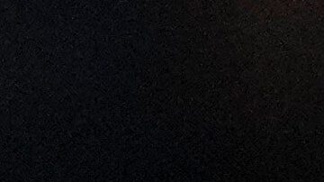 El receptor abierto de los Green Bay Packers, Romeo Doubs (87), calienta antes de un partido de fútbol americano de la NFL contra los Detroit Lions en Detroit, el jueves 27 de noviembre de 2025.