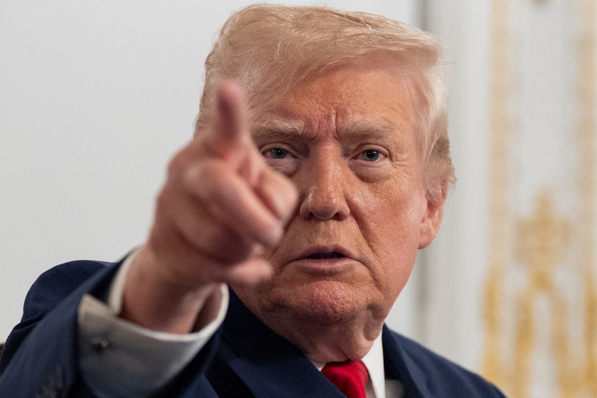 Trump alerta que el espacio aéreo de Venezuela se considere “cerrado en su totalidad”