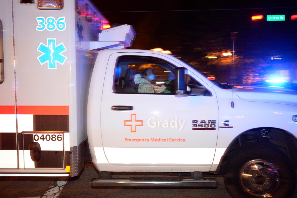 Mueren al menos 37 personas tras la caída de un autobús a un abismo en Perú