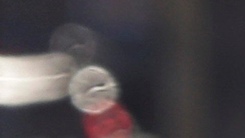 NWS señaló que un frente frío se desplaza por la zona podría traer chubascos el lunes en la tarde.