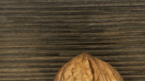 Hay al menos cinco tipos de alimentos que ayudan prevenir la caída del cabello y a promover su crecimiento.