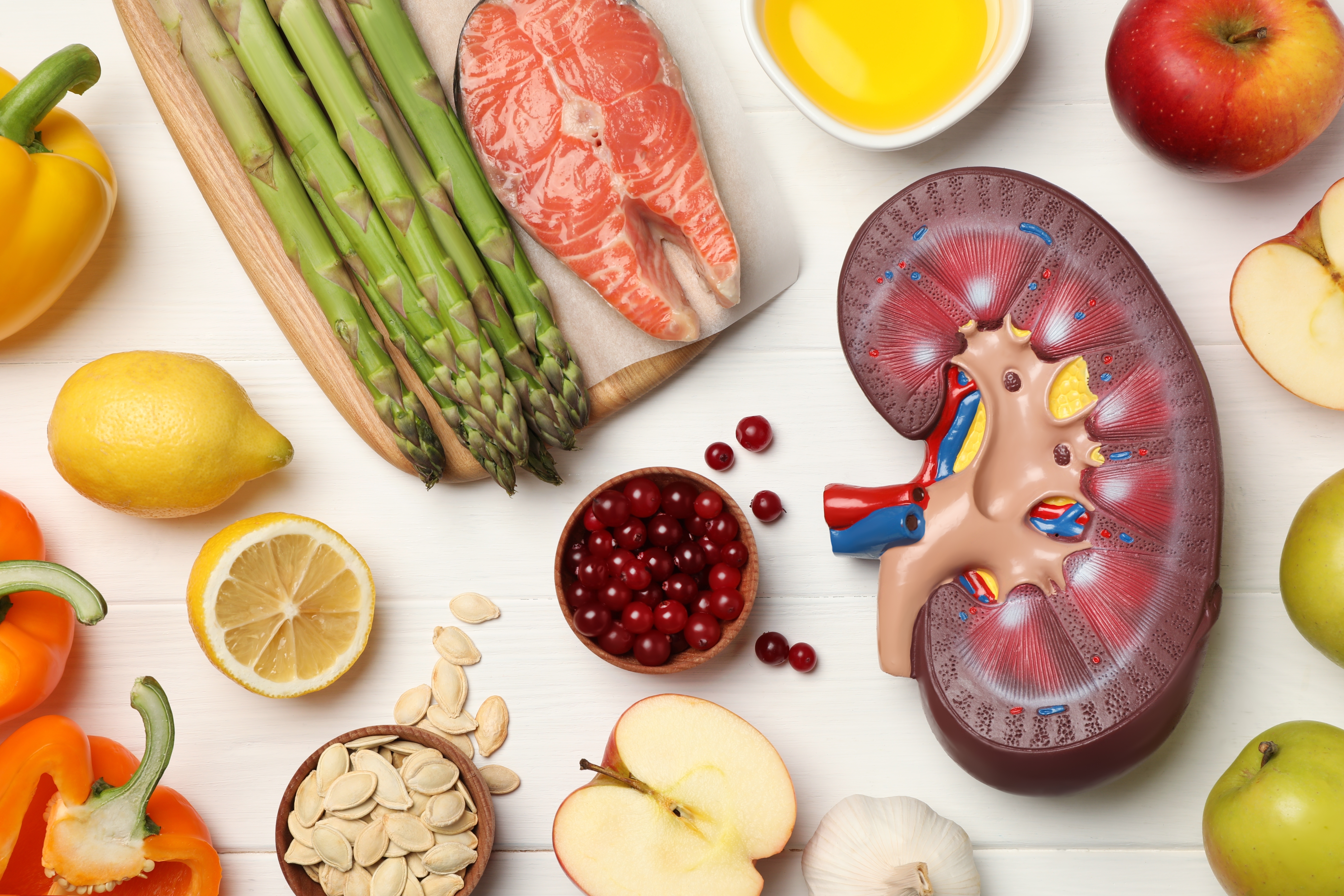 El repollo, el coliflor y los arándanos aportan antioxidantes que ayudan a la función renal.