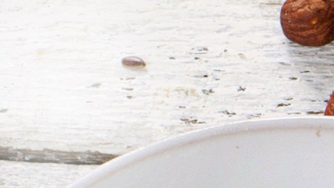 El salmón, los frutos secos y aceite de oliva doblan la grasa buena del aguacate.