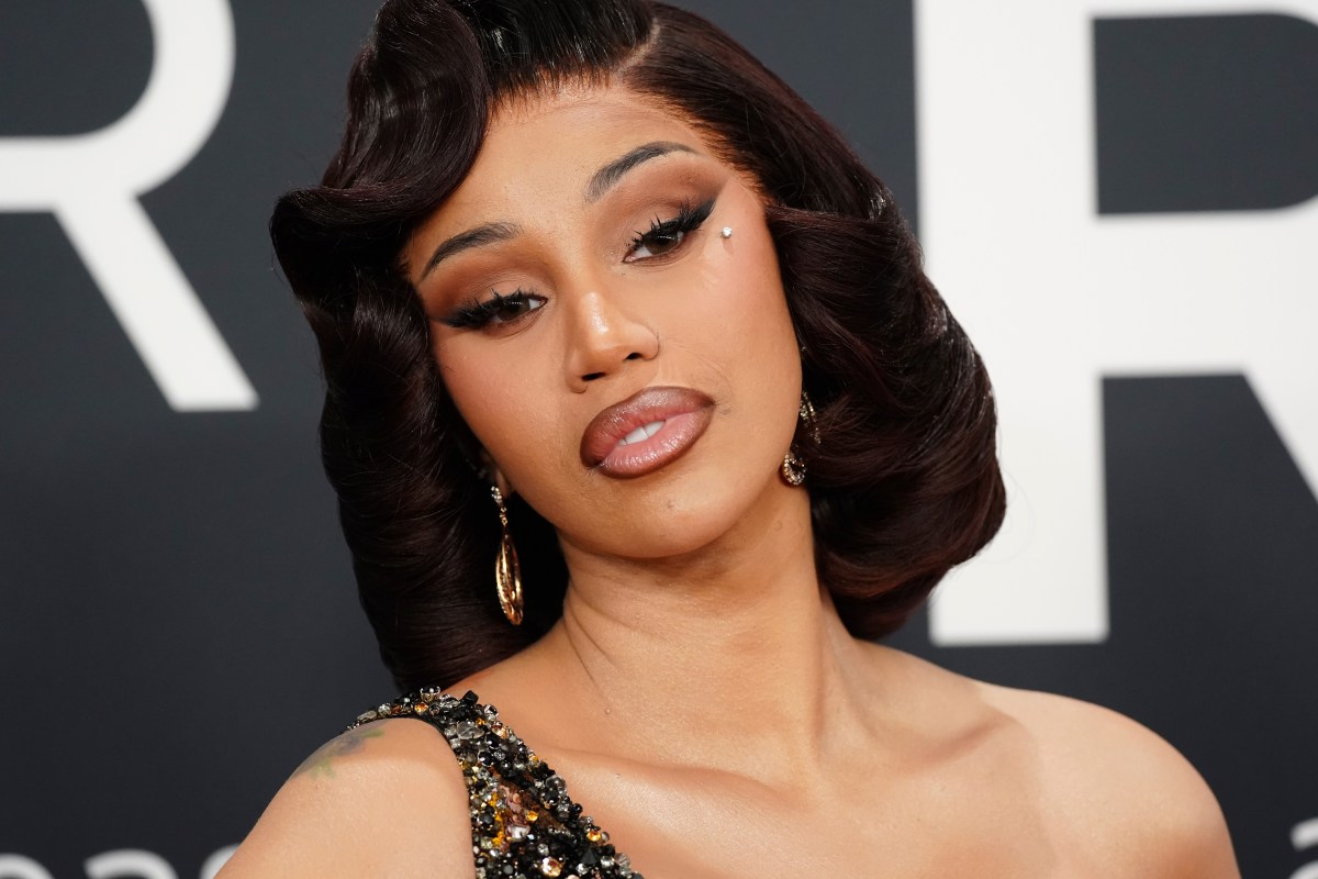Cardi B confiesa que lleva tres meses sin lavarse el cabello: "Probablemente tengo huevos de cucaracha"