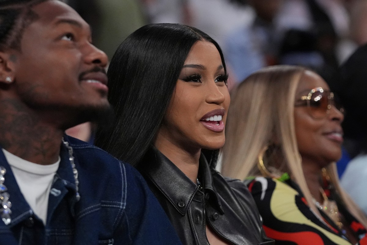 Cardi B da a luz a su cuarto hijo, el primero con su novio Stefon Diggs