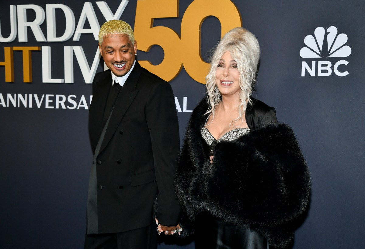 Cher responde a las críticas por su relación con su novio 40 años menor