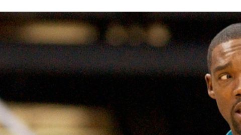 Rodney Rogers (54) de los New Orleans Hornets en 2005.