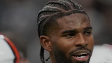 Shedeur Sanders y Donald Trump.