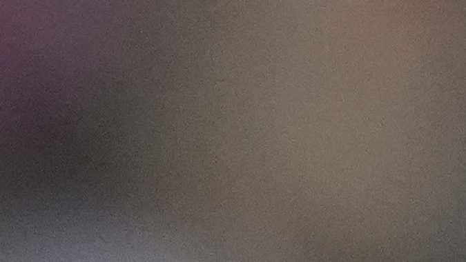 El portugués Cristiano Ronaldo gesticula mientras calienta antes de un partido.