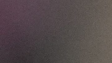 El portugués Cristiano Ronaldo gesticula mientras calienta antes de un partido.