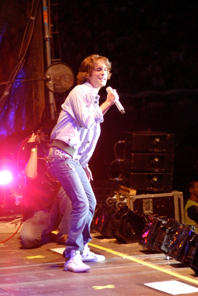 Diego Boneta promoviendo su primer álbum en Madrid en 2007.